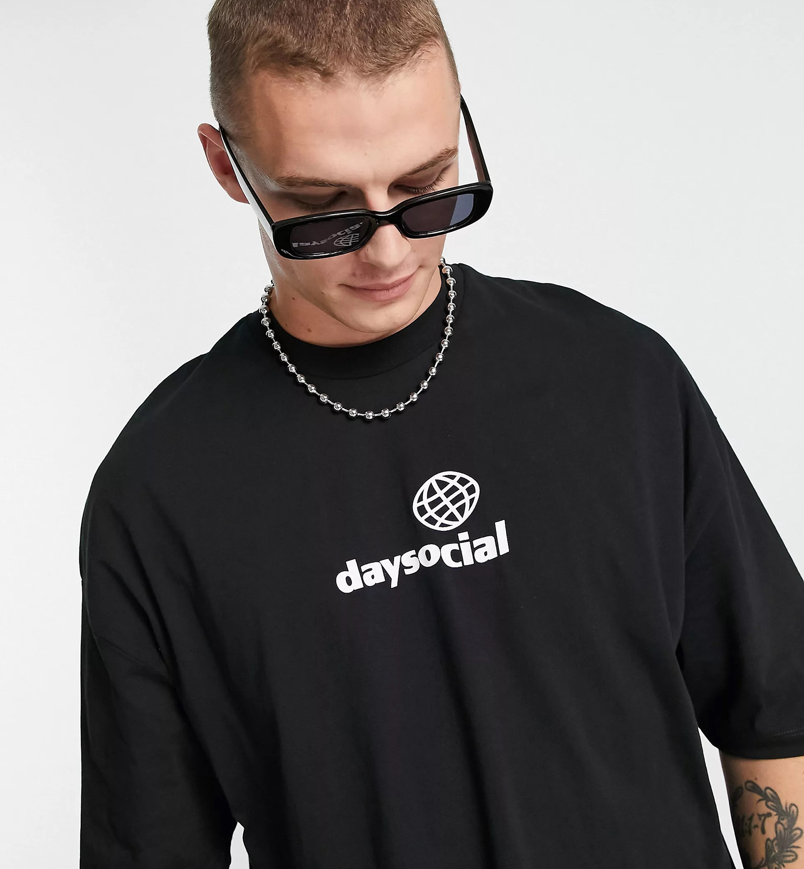 THESS LIGHT– 99€
